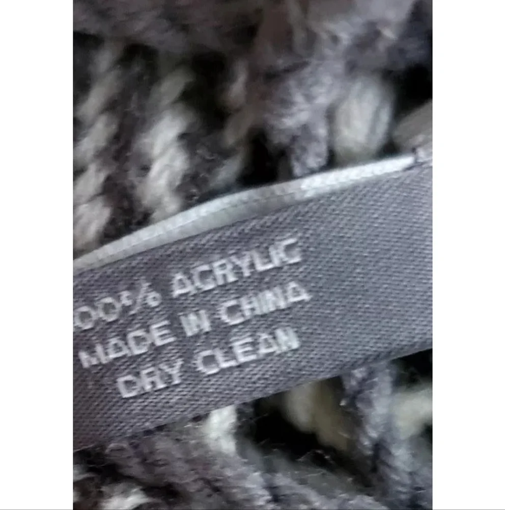 Ann Taylor Scarf Women's Grey/Cream Plaid Fringe Open Wrap One Size